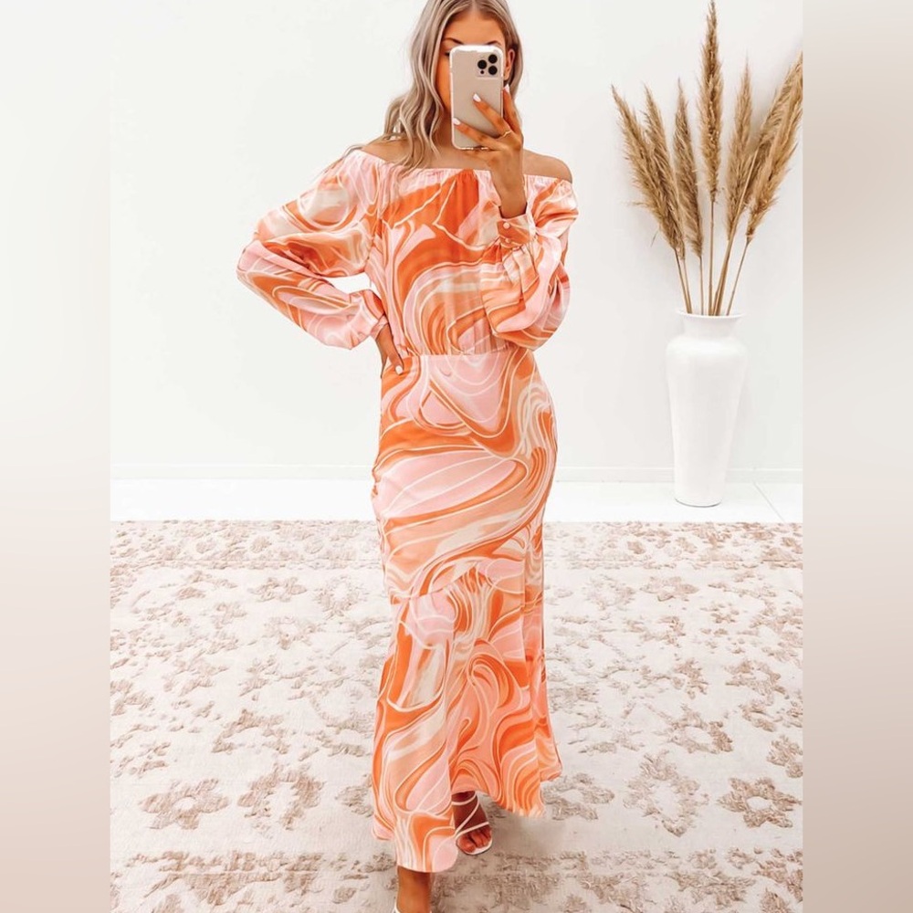 Petal & Pup Mila pink Swirl Midi Dress - Picture 4 of 11